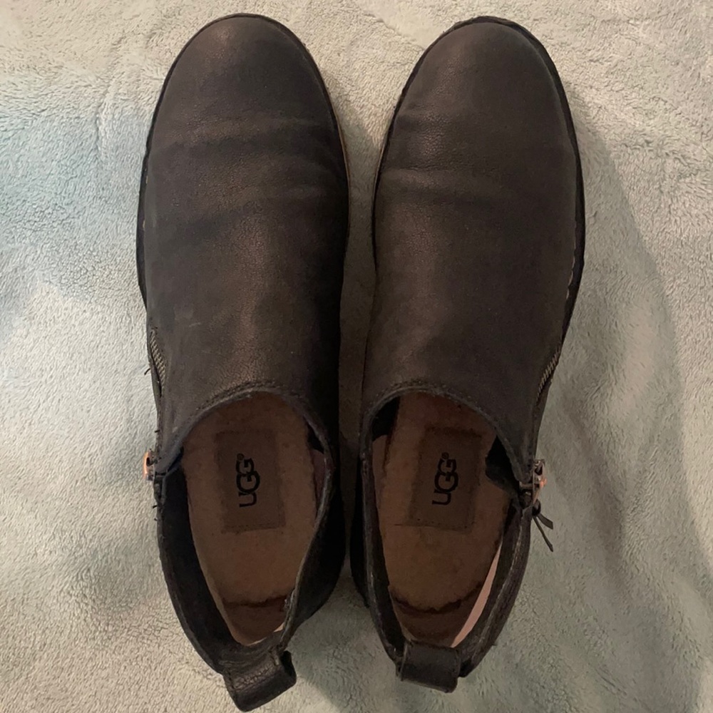 UGG Boots size 7.5 black worn maybe twice. Still in great shape.